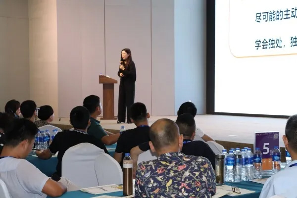 業(yè)績增長20倍，亮化工程中的&ldquo;花木蘭&rdquo;是如何在互聯(lián)網(wǎng)乘風(fēng)破浪的？ 